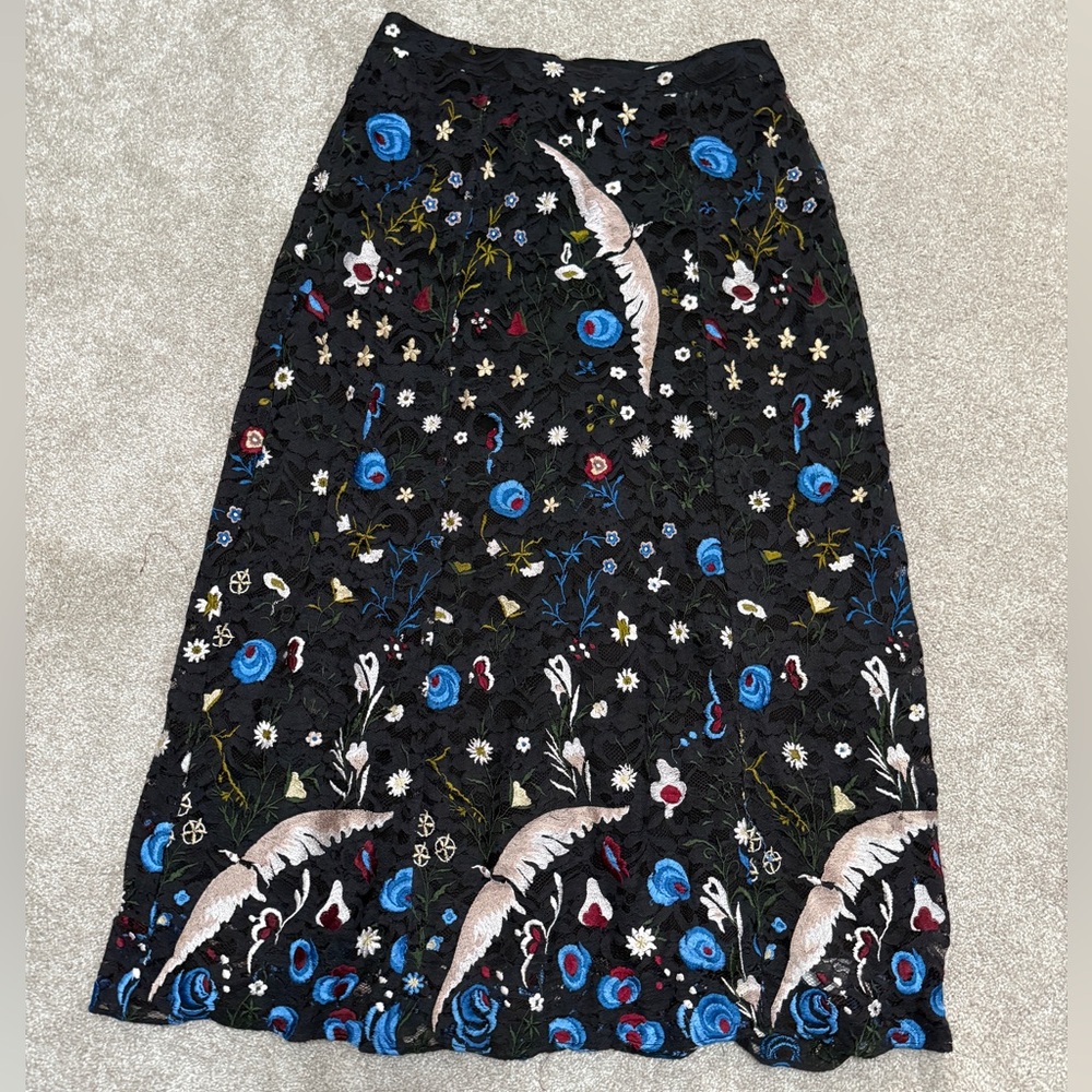 Alice and Olivia Keira Midi Skirt with Embroidery size 10 Beautiful Condition - Picture 3 of 12